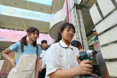 雲林縣石榴國中｜實驗科技校園 化學實驗到生活電機